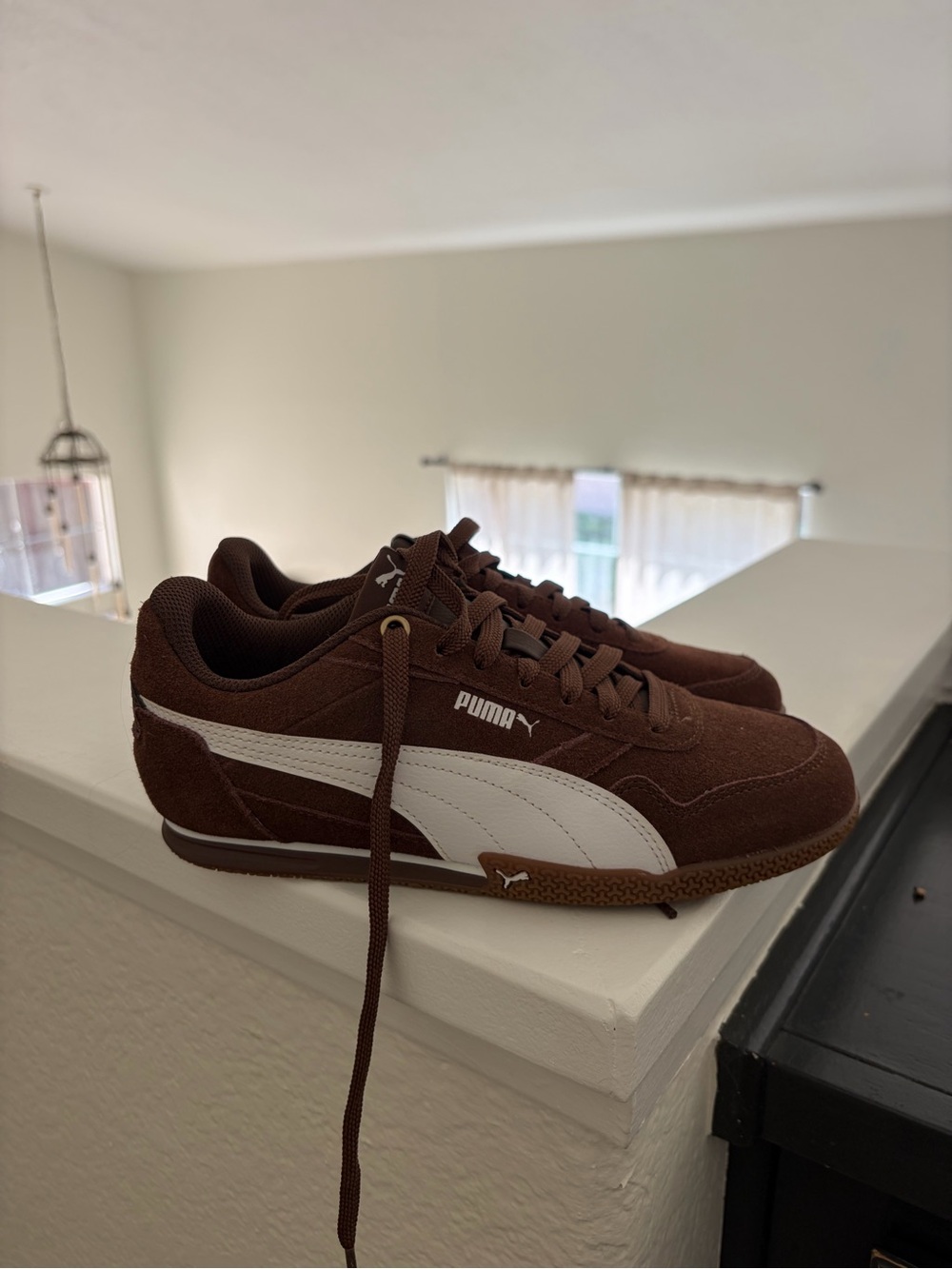PUMA Womens Classic Suede Sneakers - Brown/White